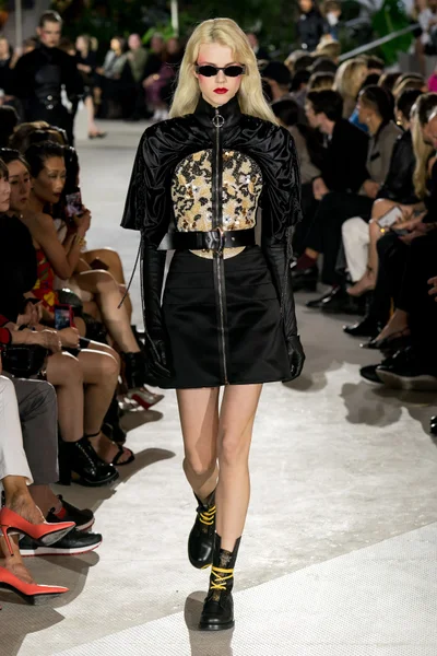 Look 54